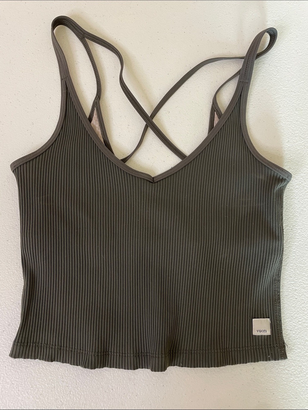 VUORI Ribbed Crop Tank - olive green - Small